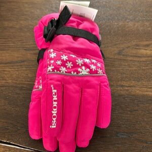 Girl’s isotoner winter gloves